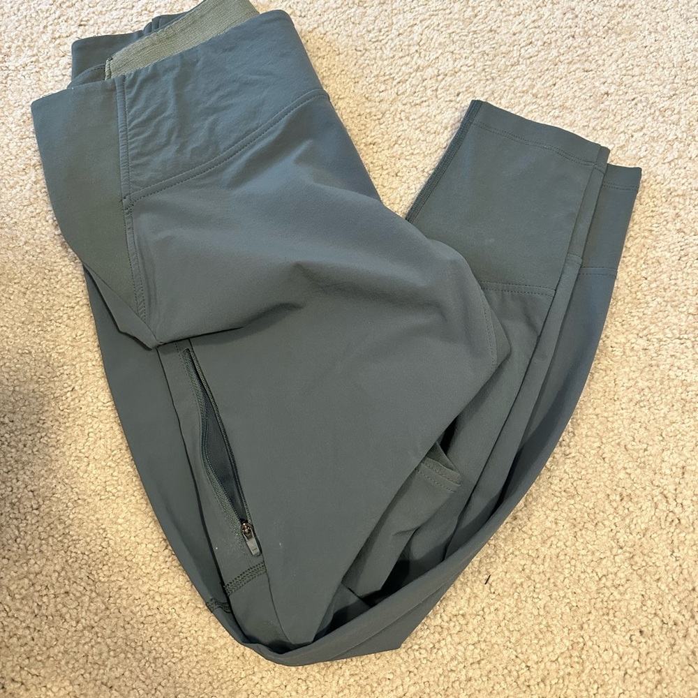 Mountain Hardwear Dark Green leggings